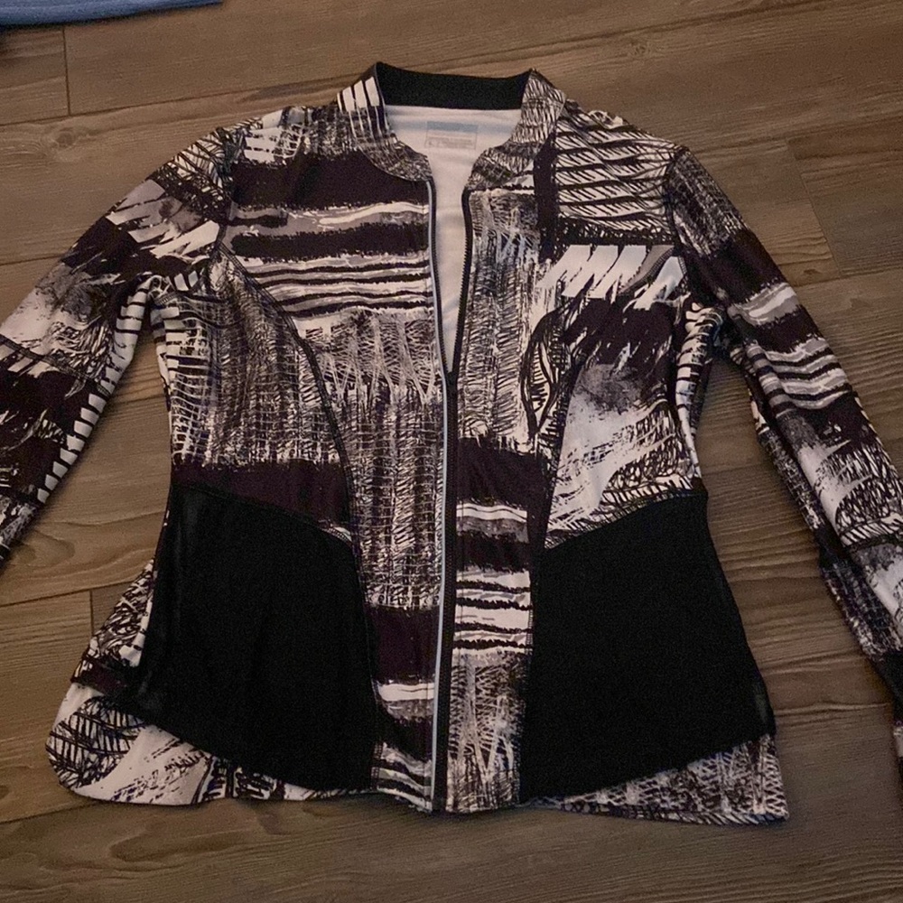 Patterned workout jacket